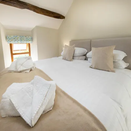 The Farmhouse, Sebergham, Spacious Family Or Group In A Rural Setting Close To Caldbeck Sebergham