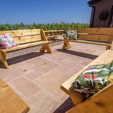 The Farmhouse, Sebergham, Spacious Family Or Group In A Rural Setting Close To Caldbeck