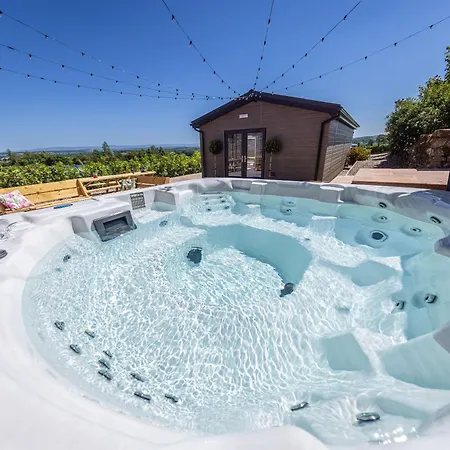 The Farmhouse, Sebergham, Spacious Family Or Group In A Rural Setting Close To Caldbeck Sebergham